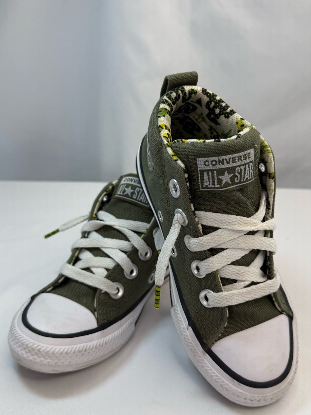Converse Kids' Size 11 All Star Street Snake Lined High-Top Sneakers EUC
